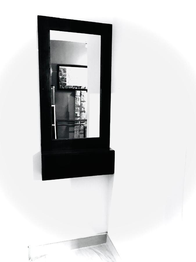 Hide View 2*