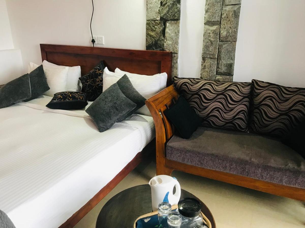Hide View Hotel Ella