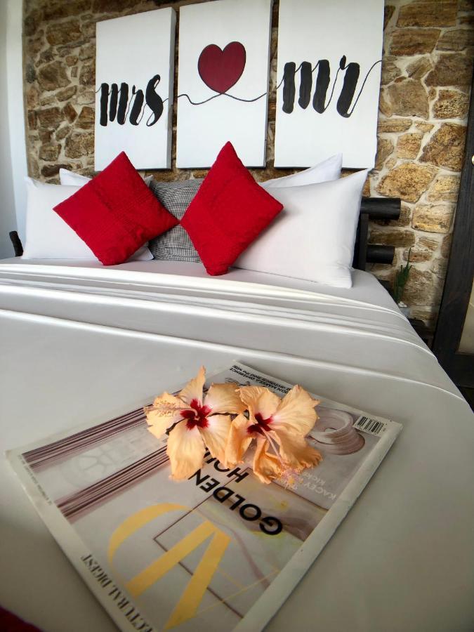 Romance In Bed & Breakfast