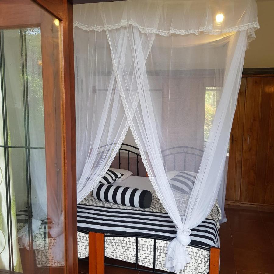 Bed & Breakfast Floating View