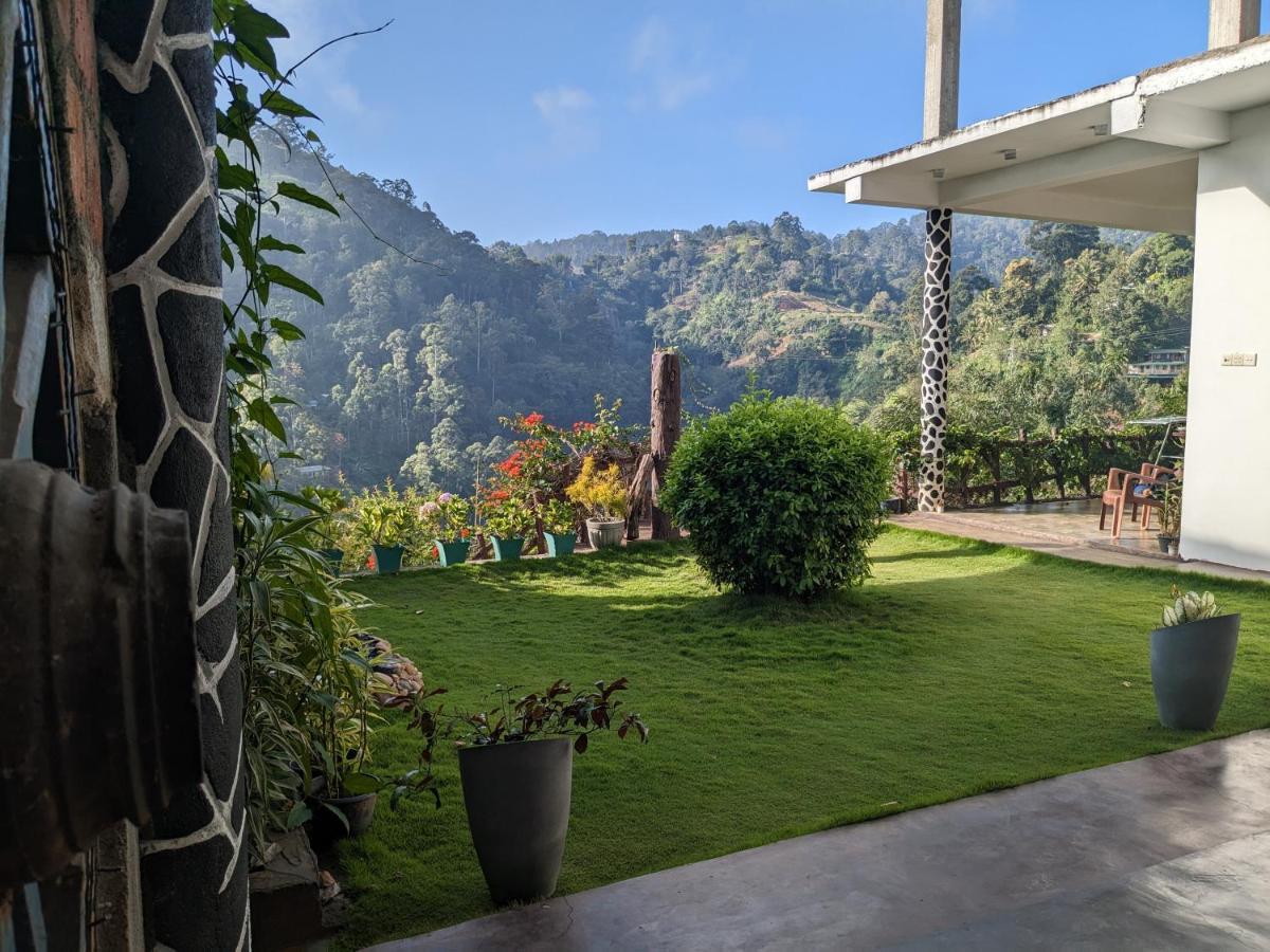 Lavendra Paradise Inn *