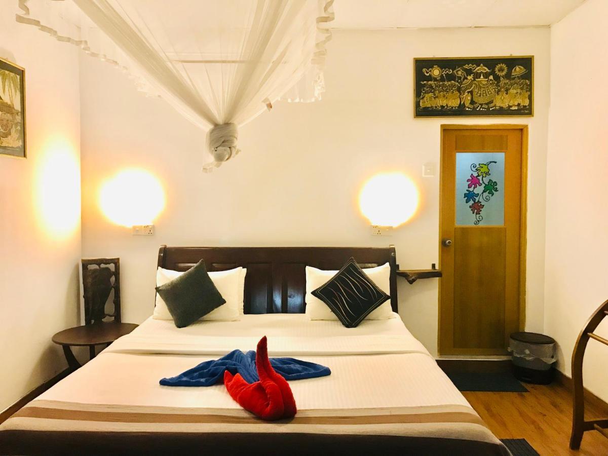 Hide View Hotel Ella