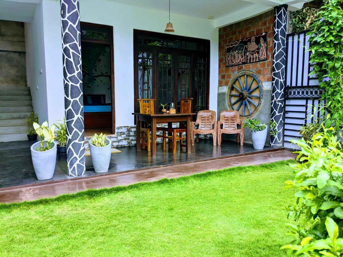 Lavendra Paradise Inn *