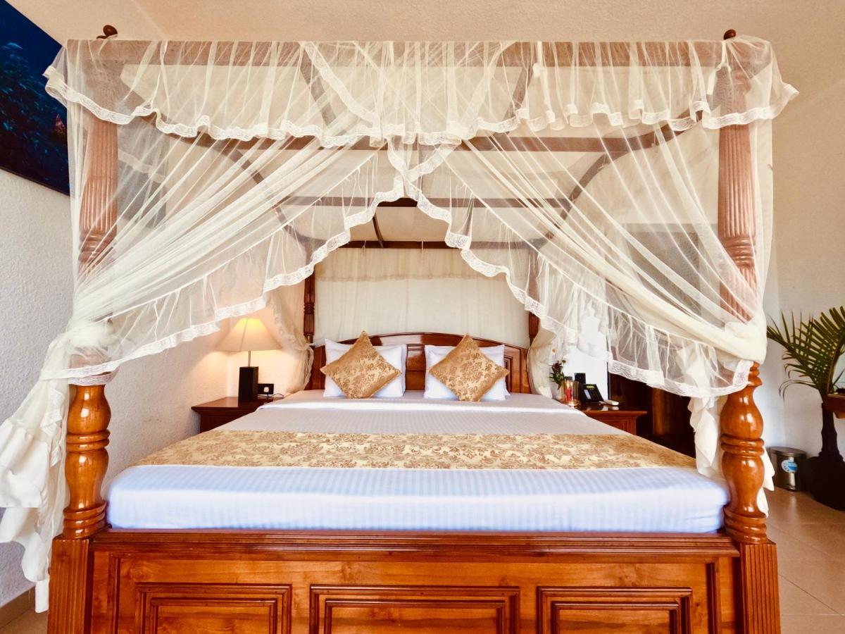 Heaven's Edge By Ehi 4*