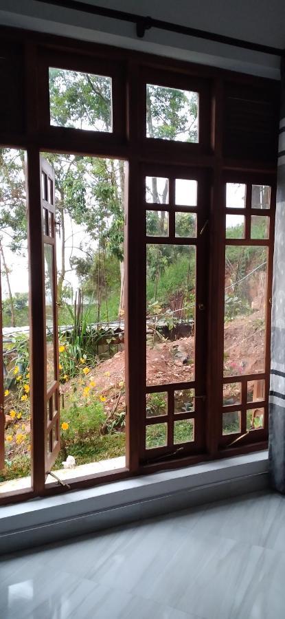 Holly House Homestay