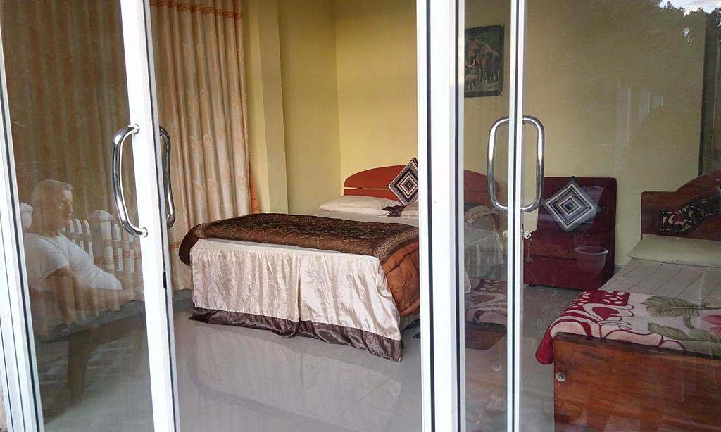 Homes Guest - *