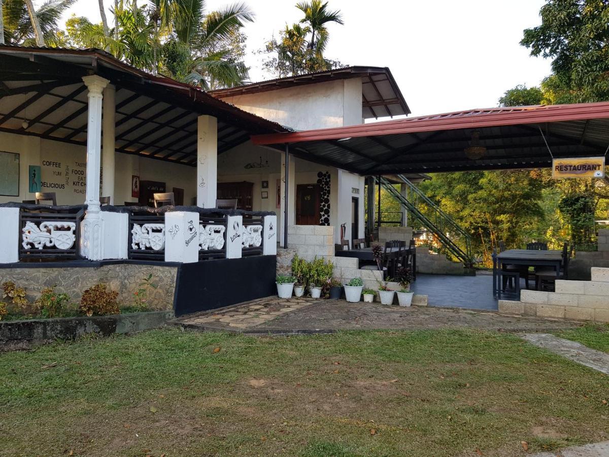 Forest Paradise Hotel *