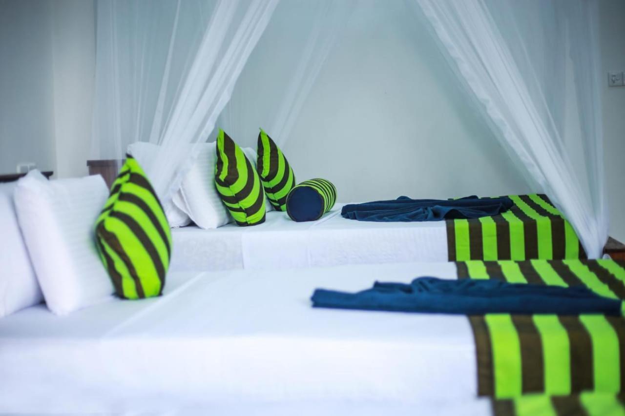 Heaven Hotel *
