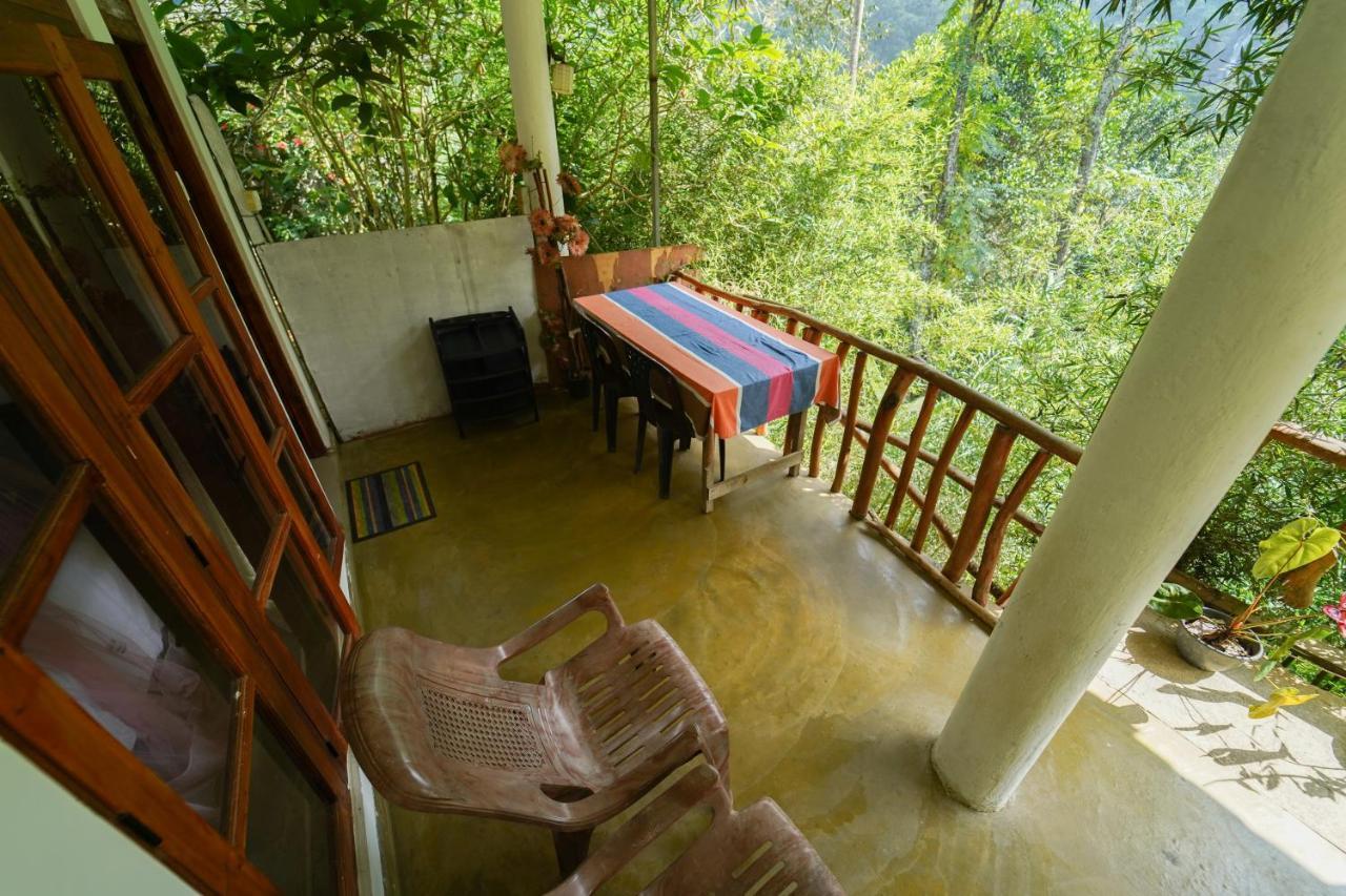 Nature's Glow And Restaurant Homestay Ella