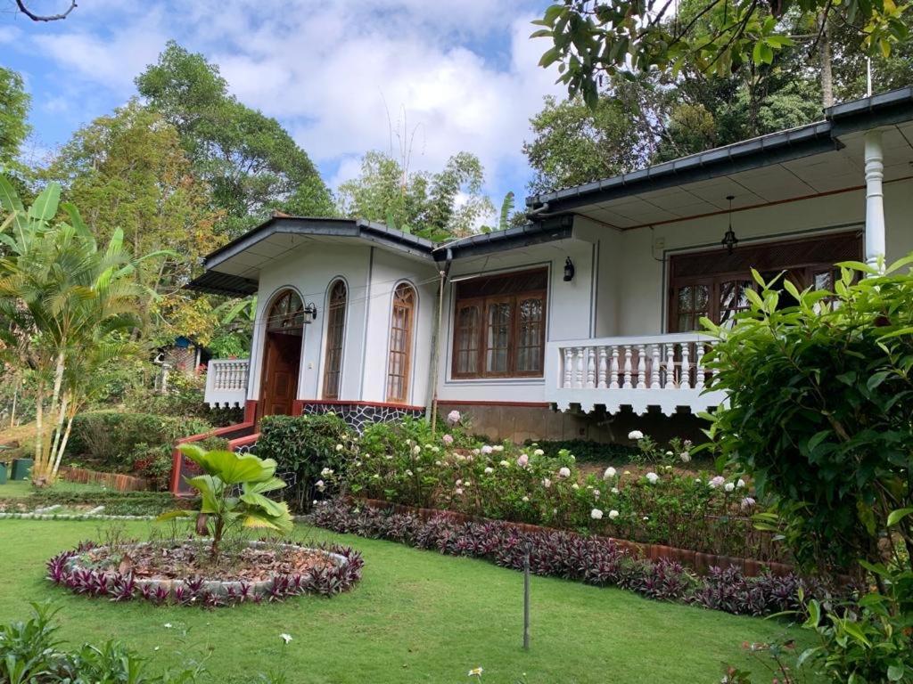 Homestay Eeshani Guest *
