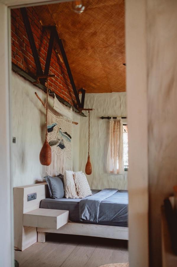 Arawe Retreat Lodge