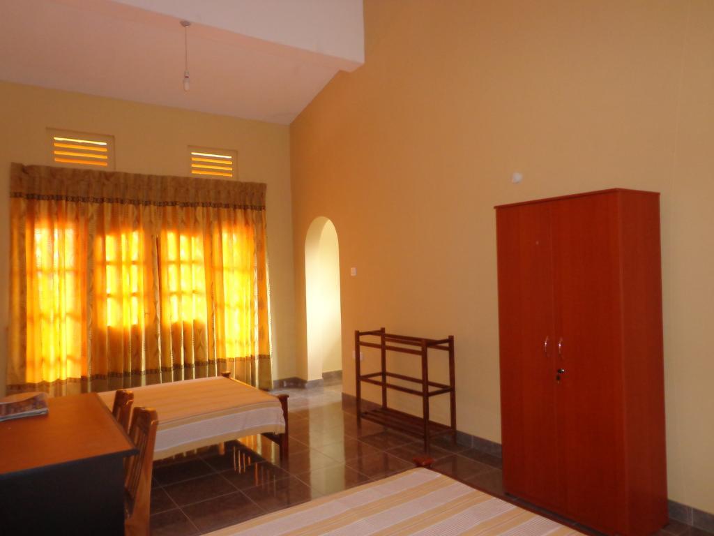 Anura Guest 3*