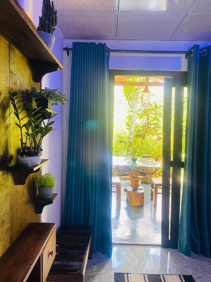 Treetops Bed & Breakfast *