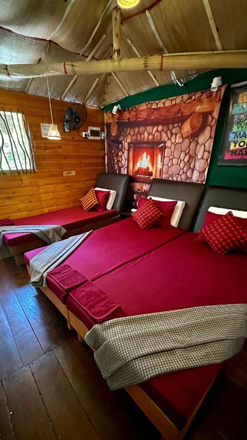 Hostel A Lounge And Cafe *