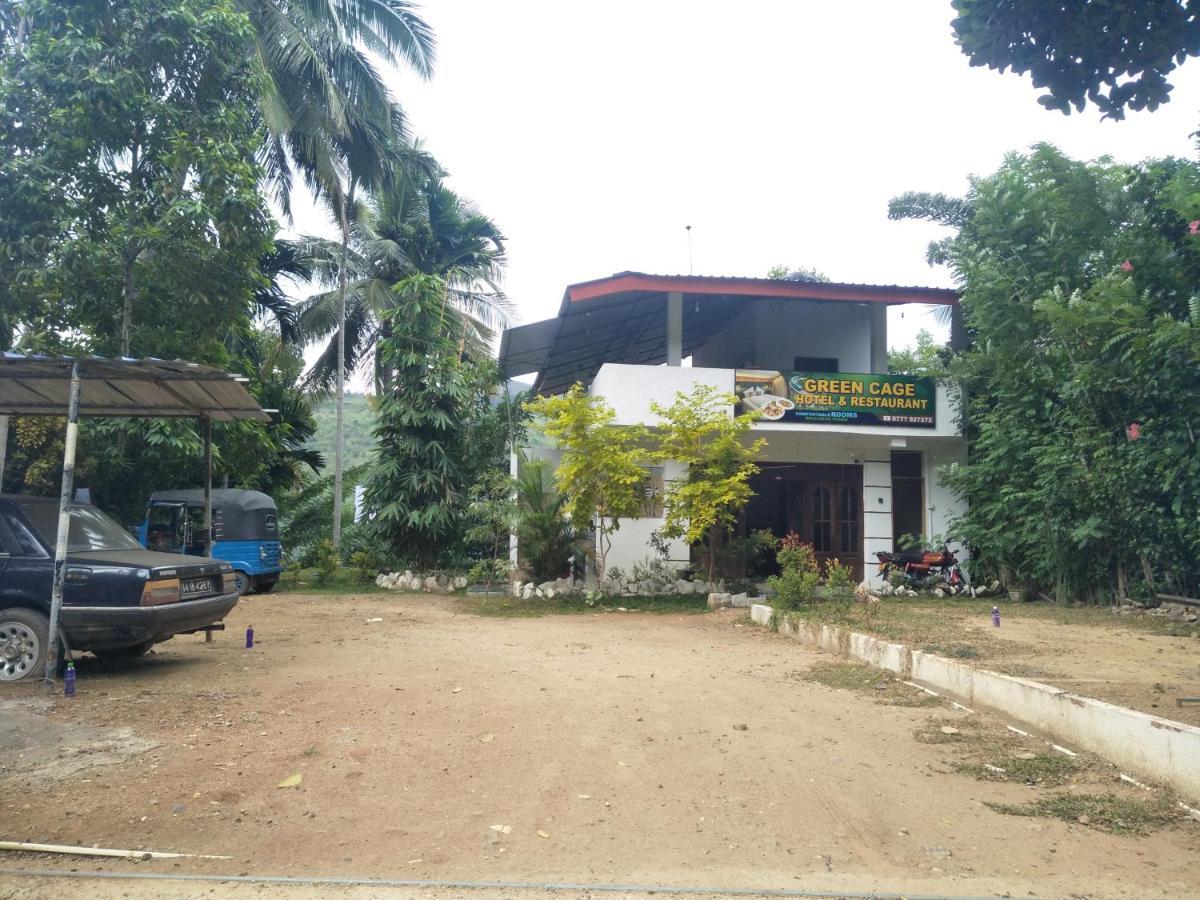 Green Cage & Restaurant Hotel