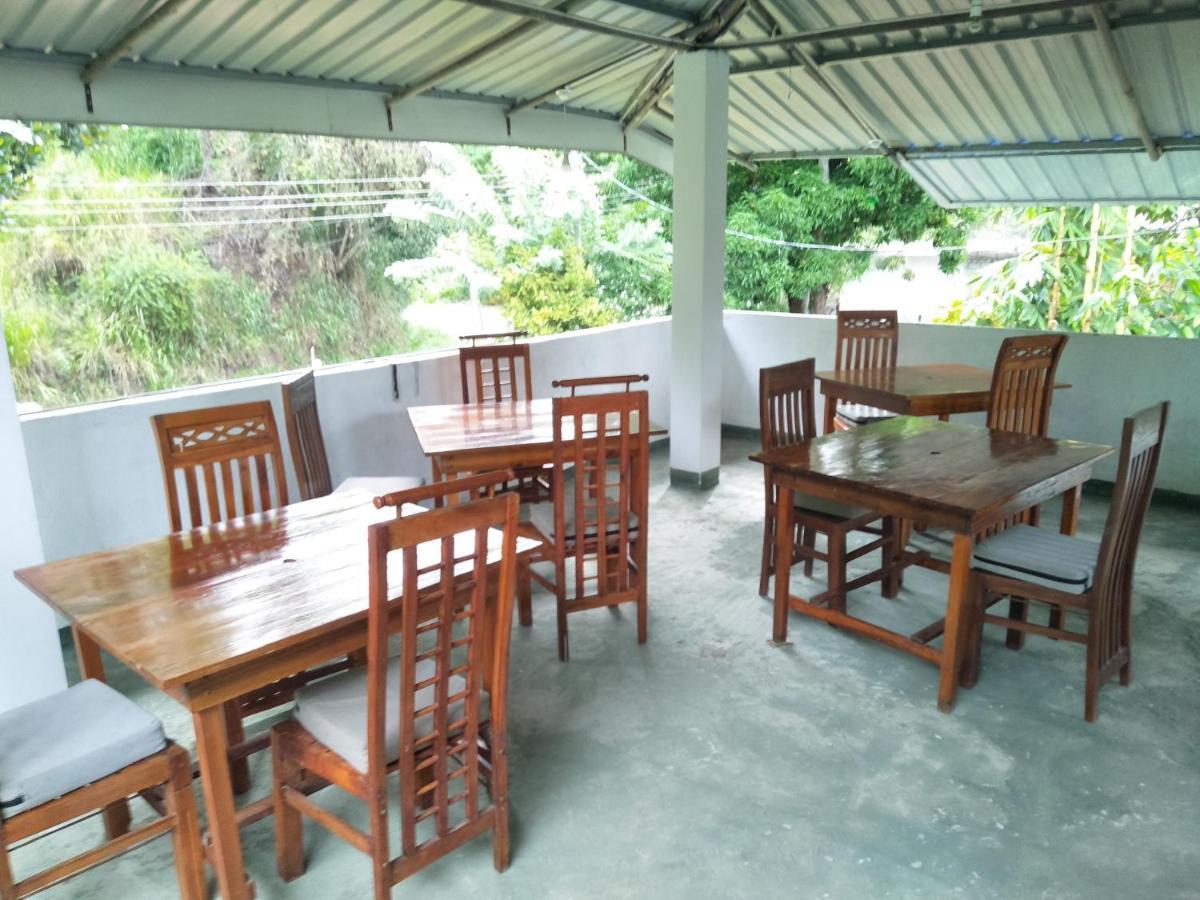 Hotel Green Cage & Restaurant *