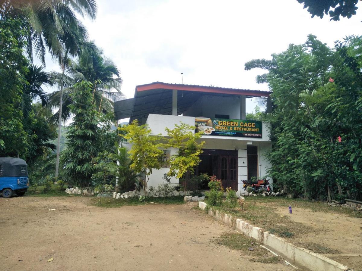 Green Cage & Restaurant Hotel