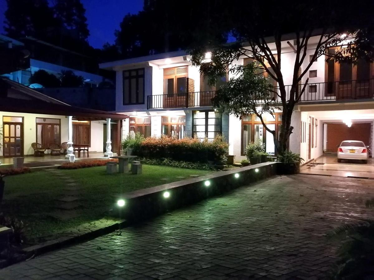 Ella Inn Hotel *