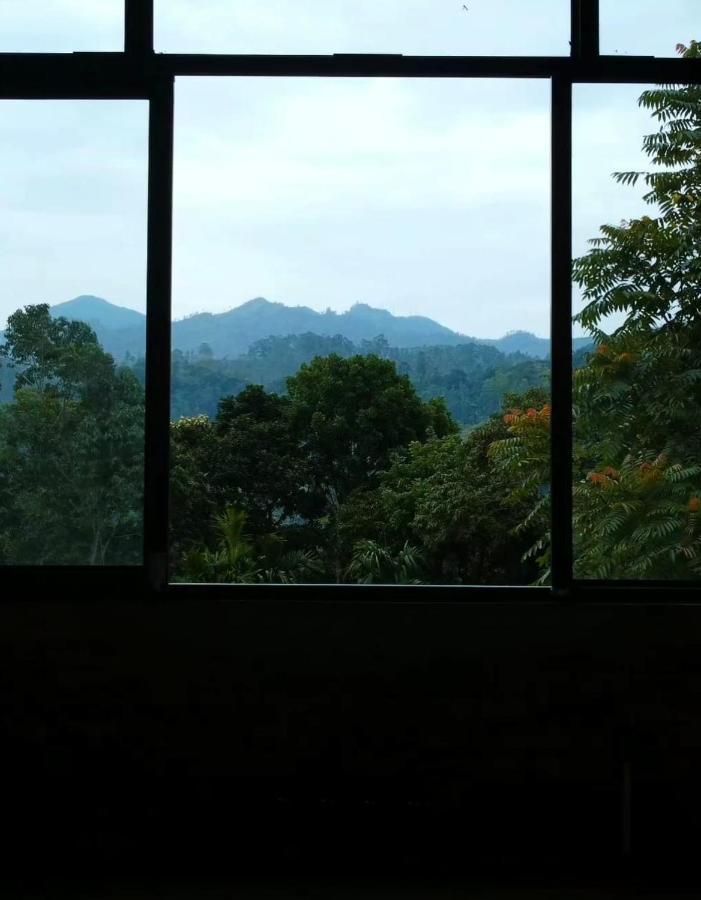 Nine Arch Spice Garden Hotel