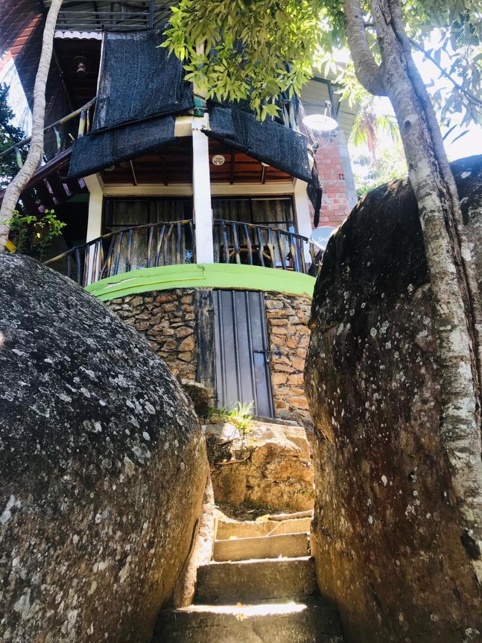 Ella Camping Resort Hostel *