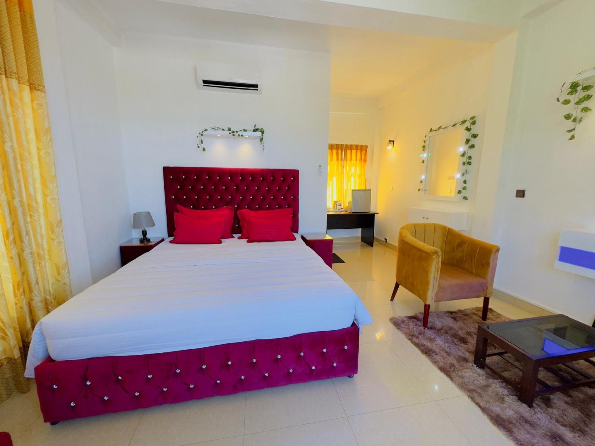 Homes Guest - *