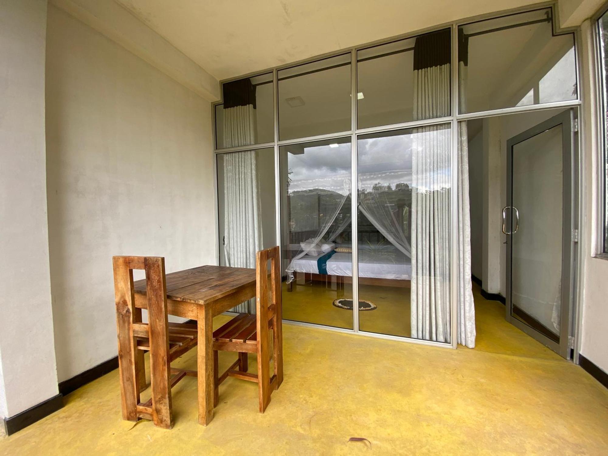 Rawana Rock Road Homestay *