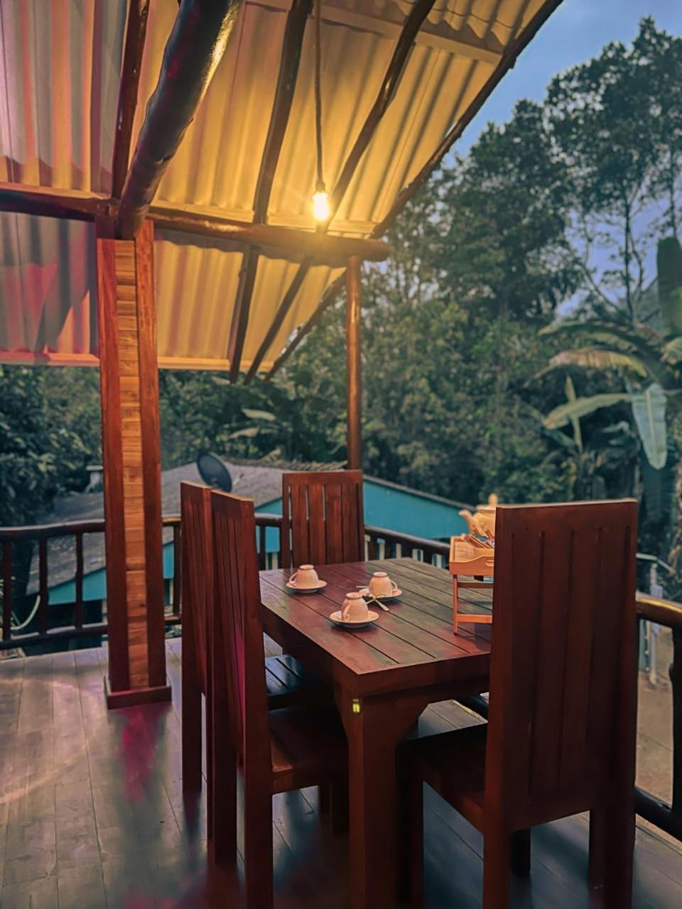 Haven Harbour Hotel *