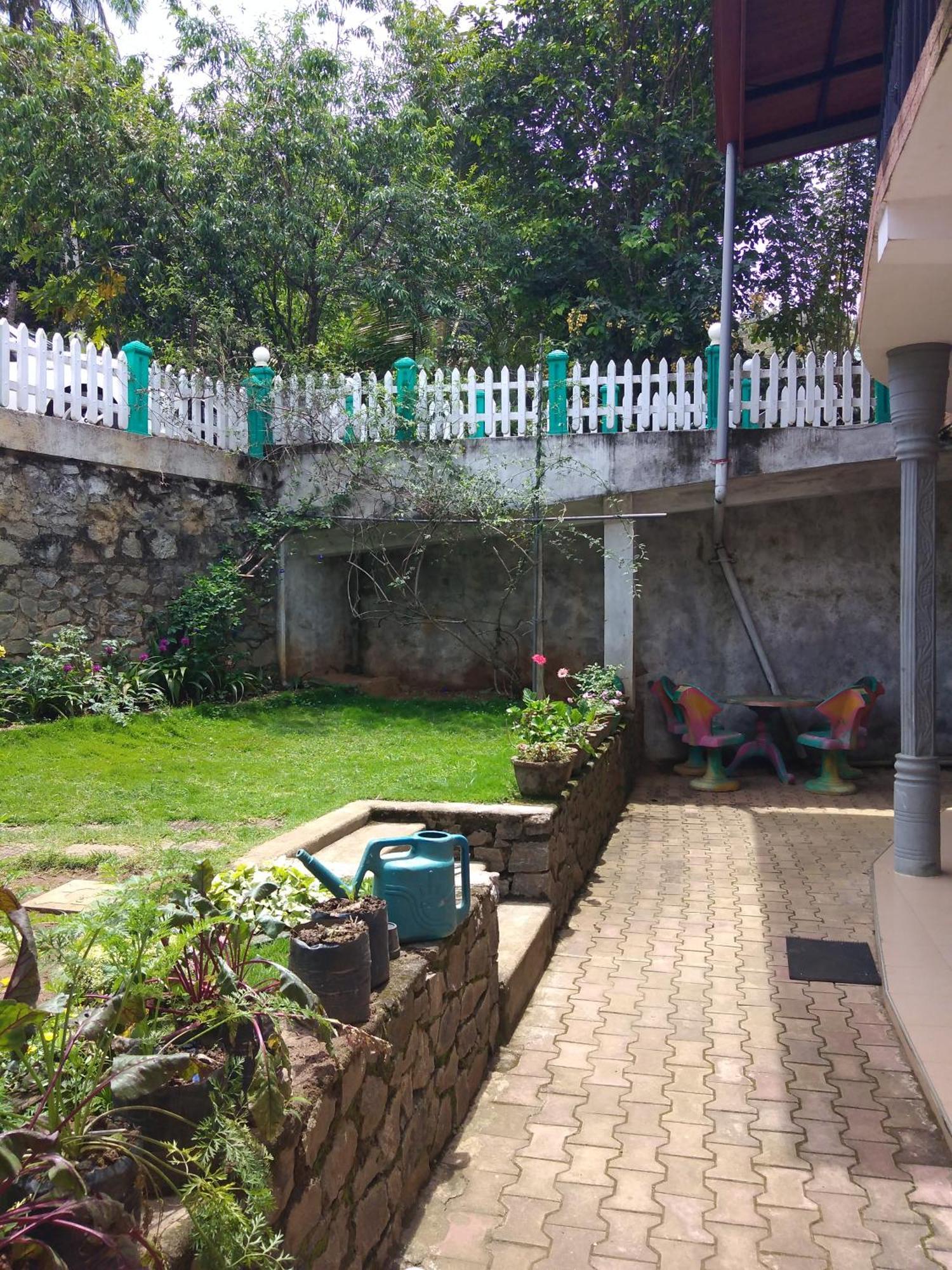 Inn Jasmine Garden *