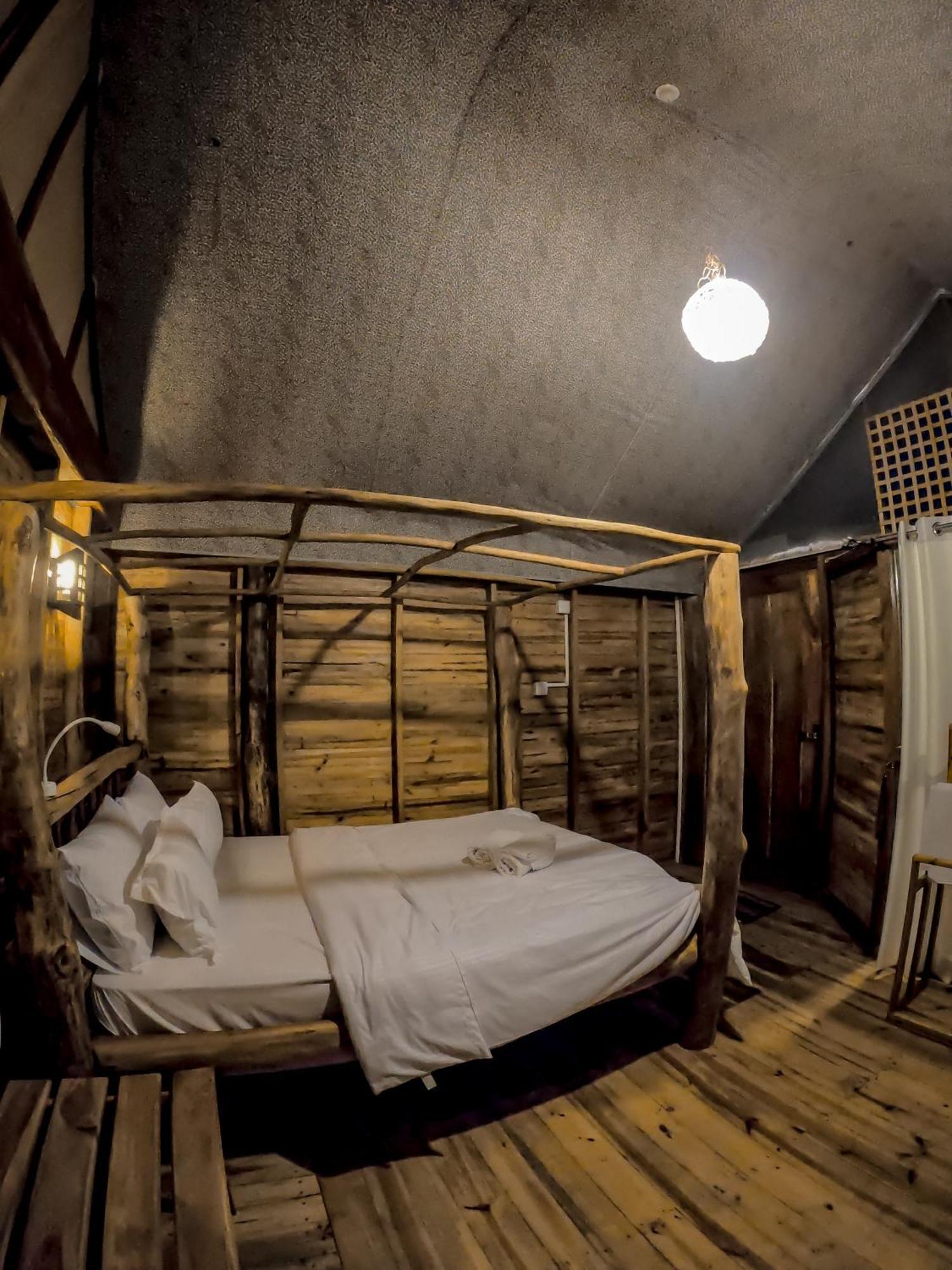 Lamiaceae Wood Bed & Breakfast Ella
