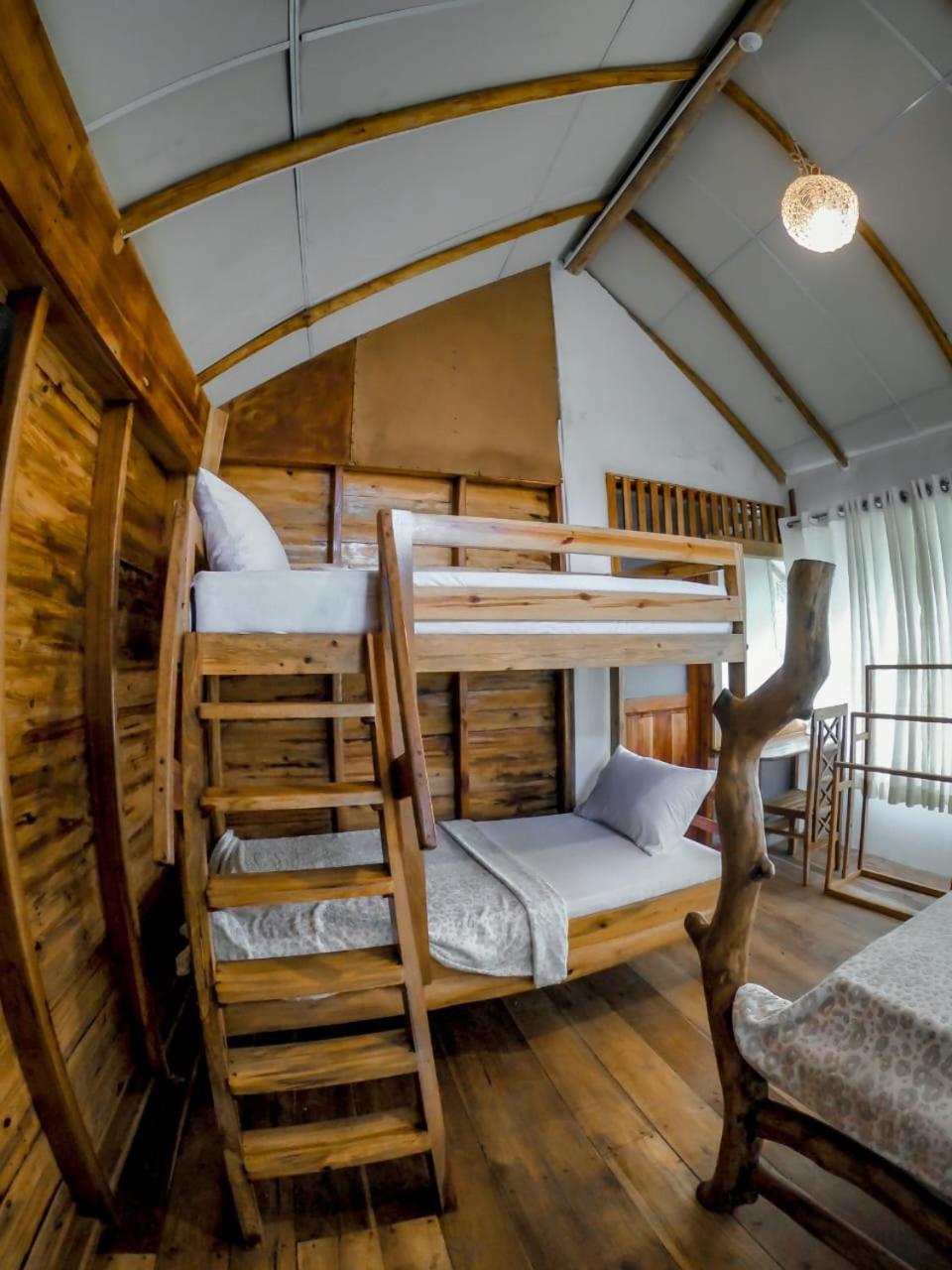 Lamiaceae Wood Bed & Breakfast *