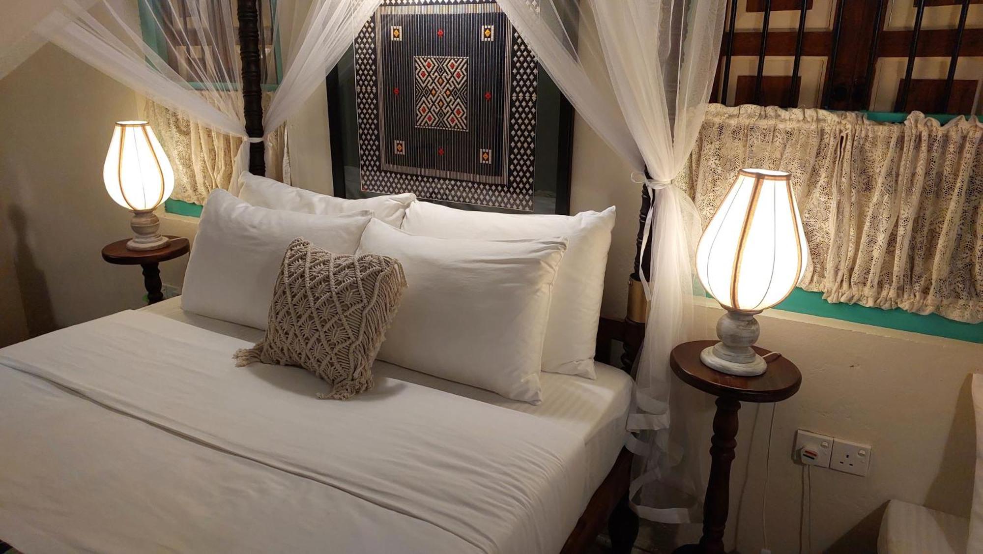 Nine Peaks Guest house *