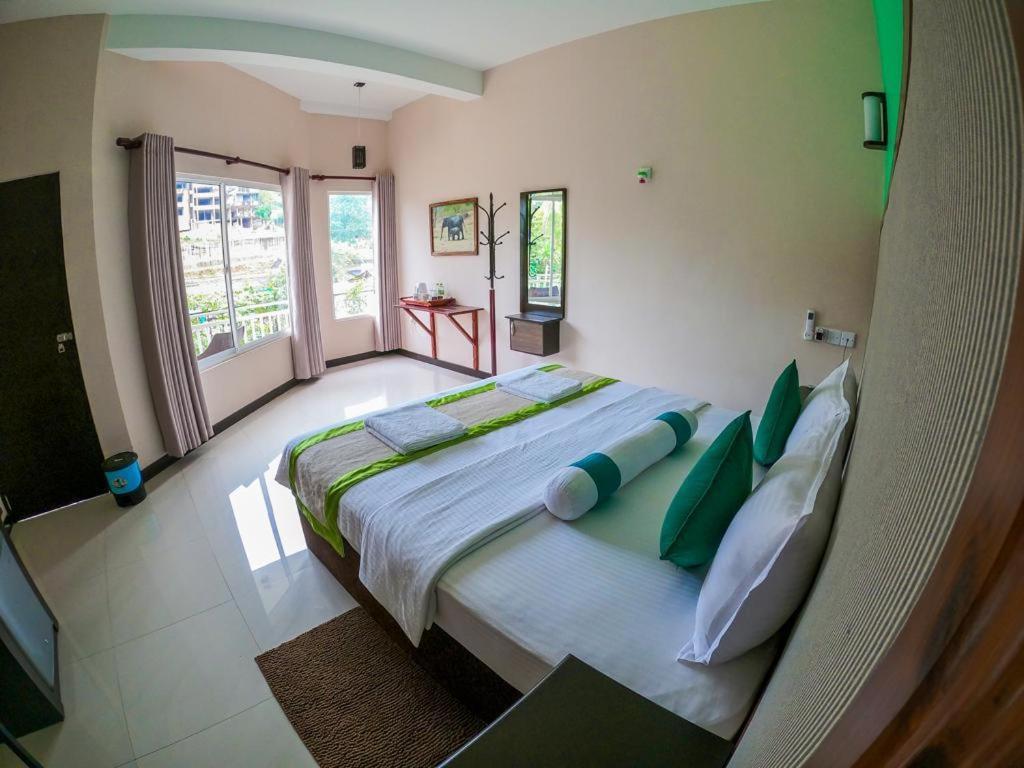 Hotel O2 3*