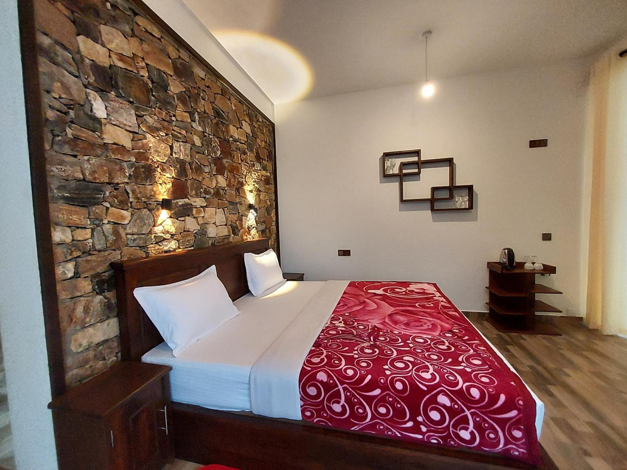 Nine Arch Gap Guest house *