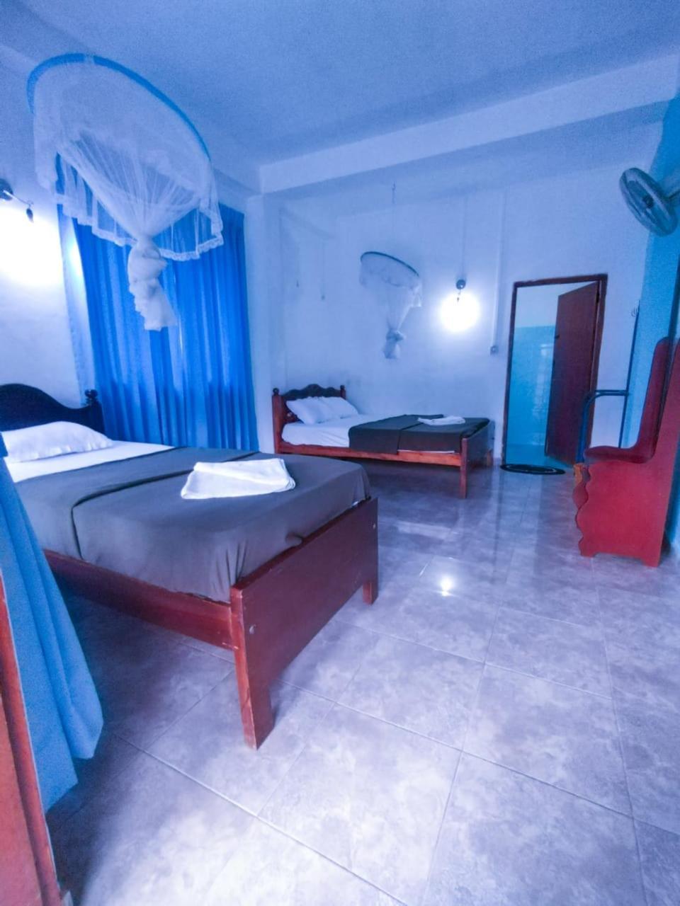 Soorya Guest house *