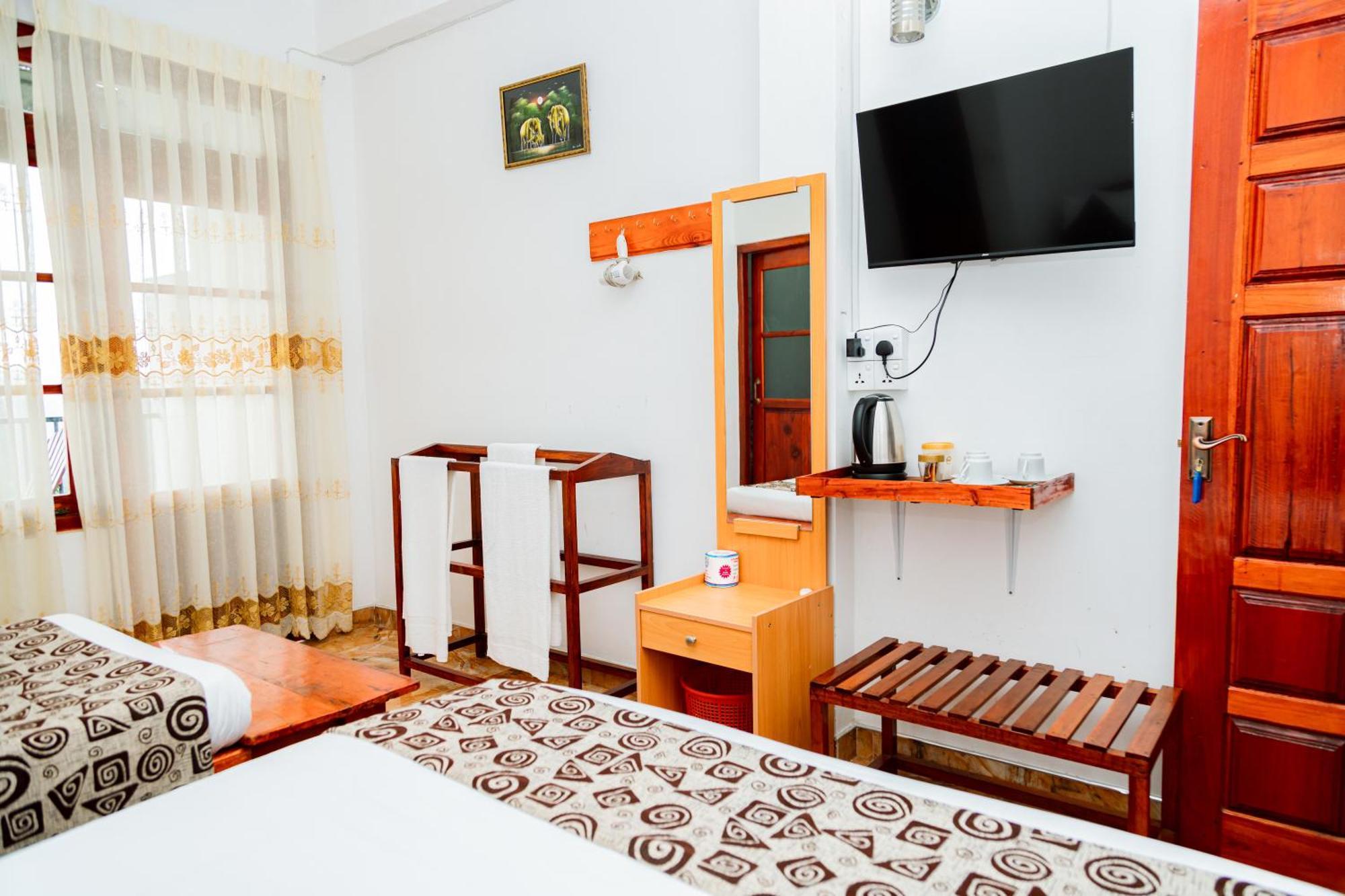 Golden View Guest *
