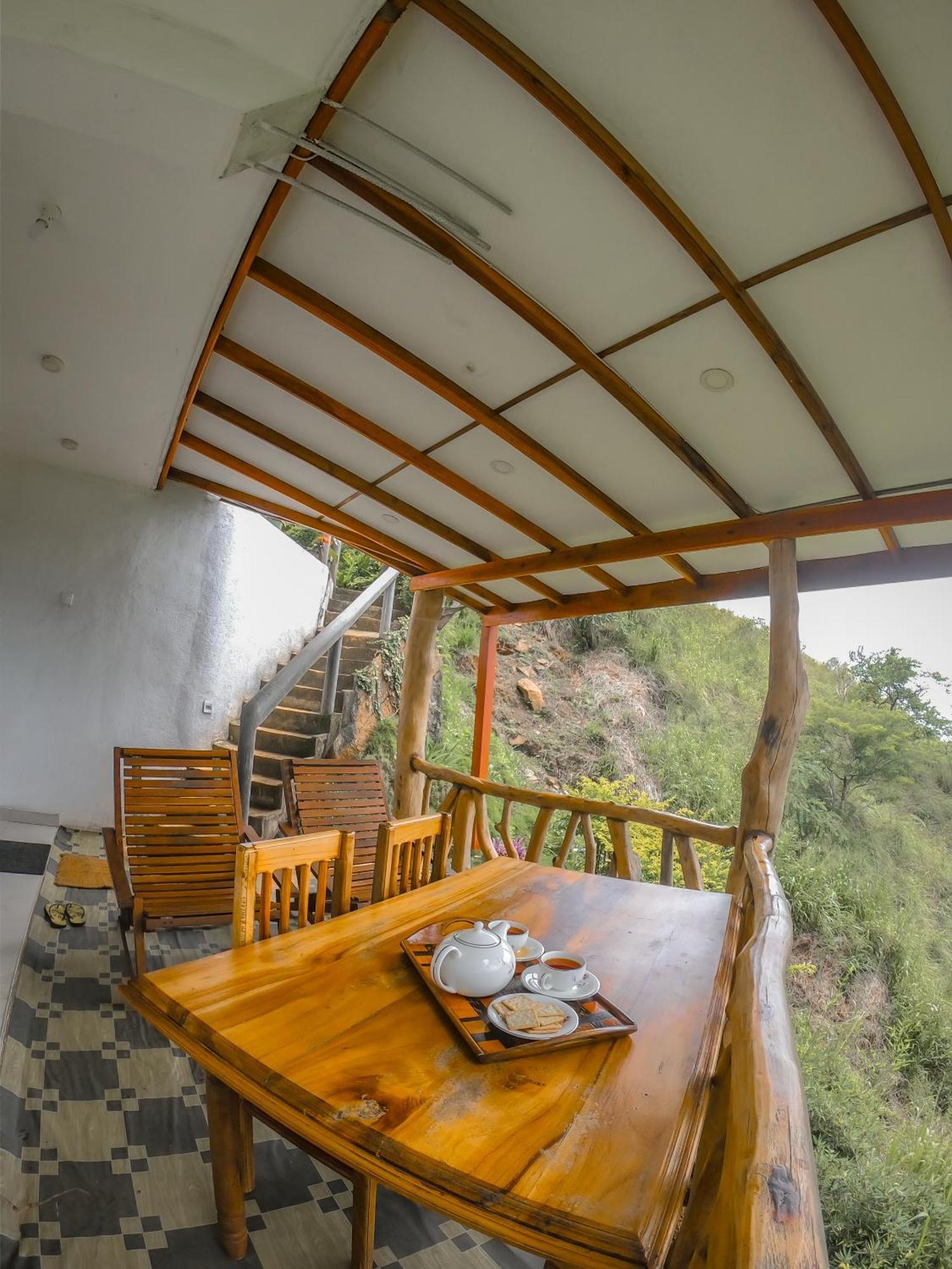 Mountain Range Homestay Ella