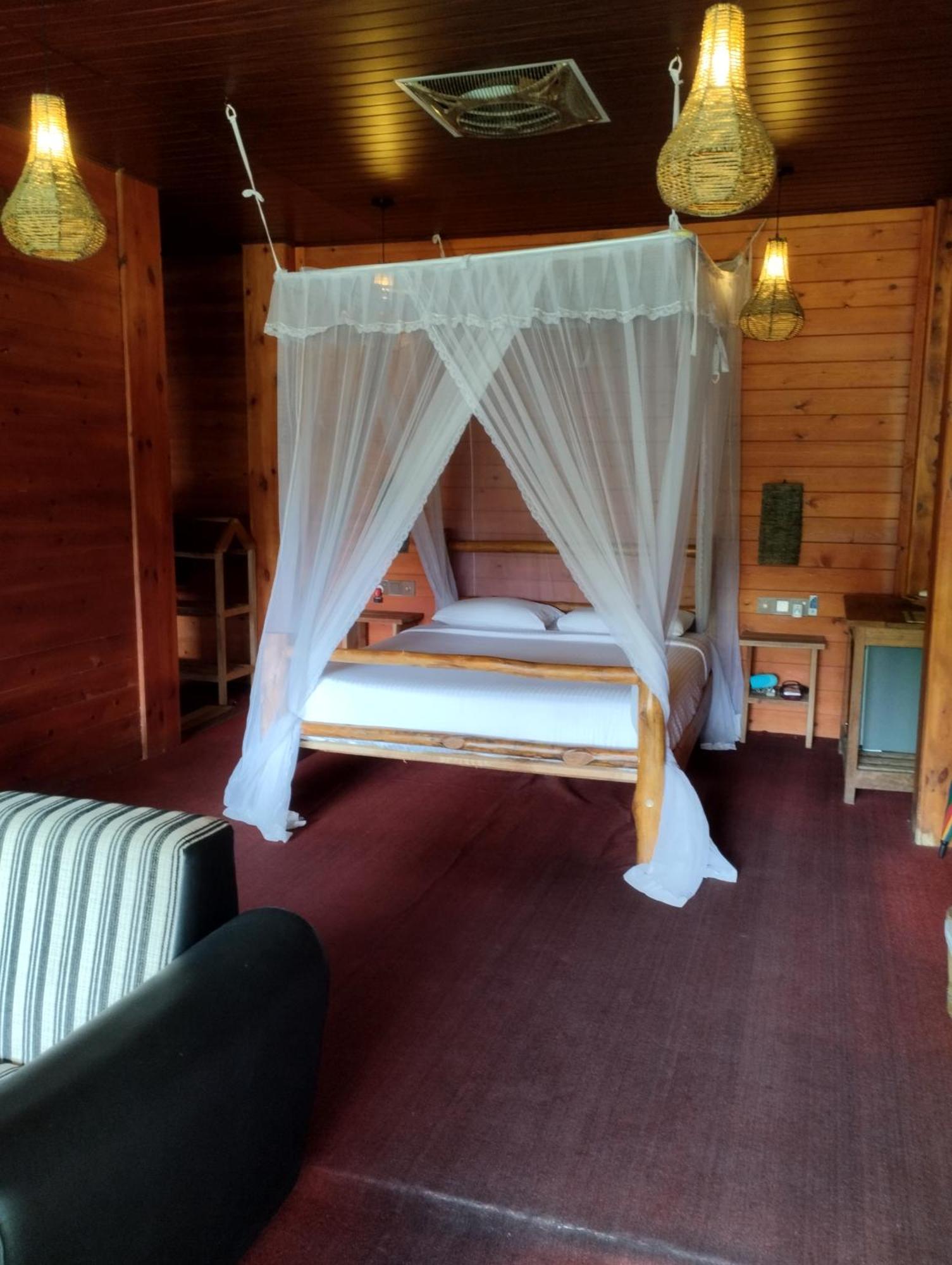 Wood Lodge