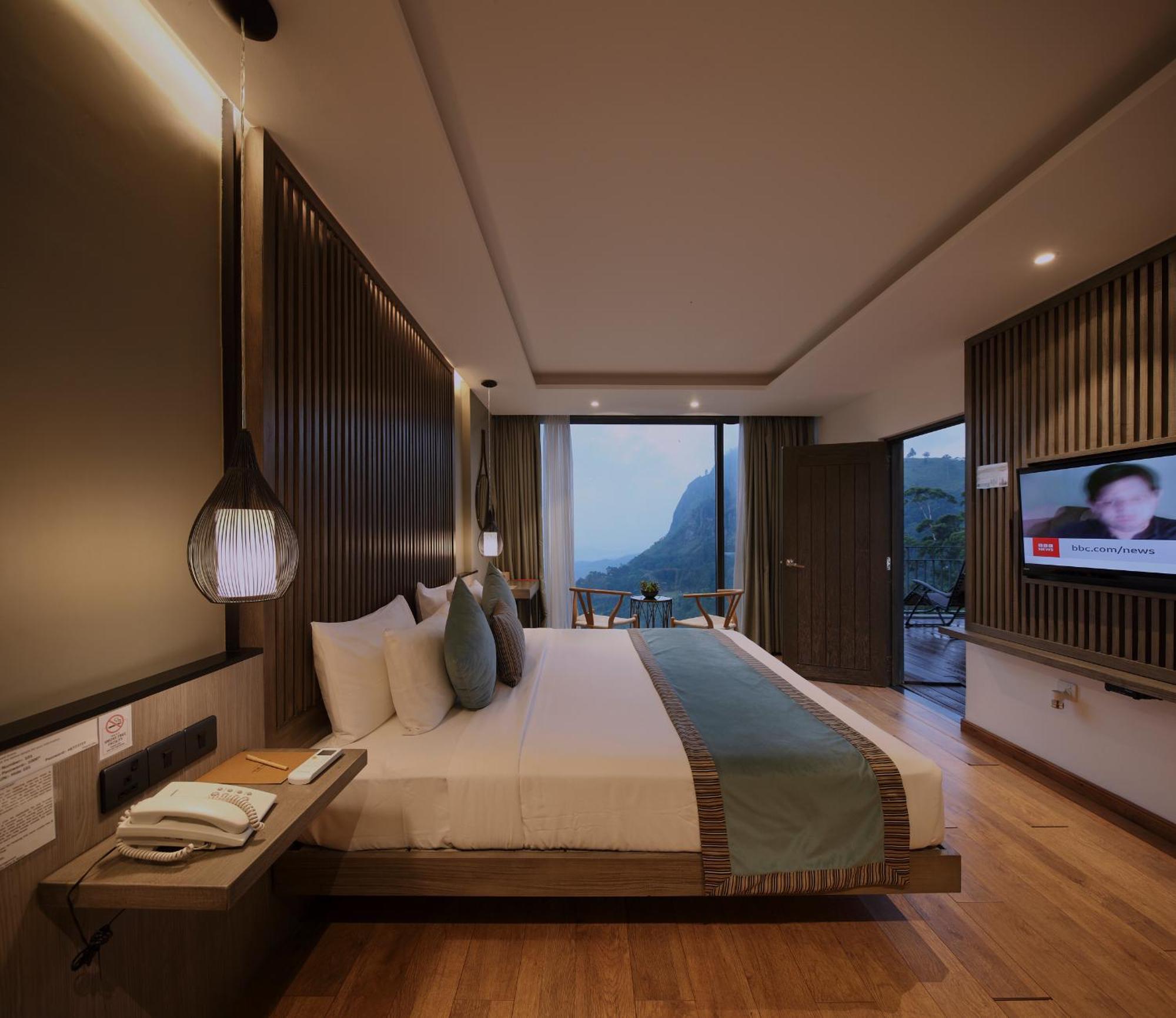 Hotel Hide &