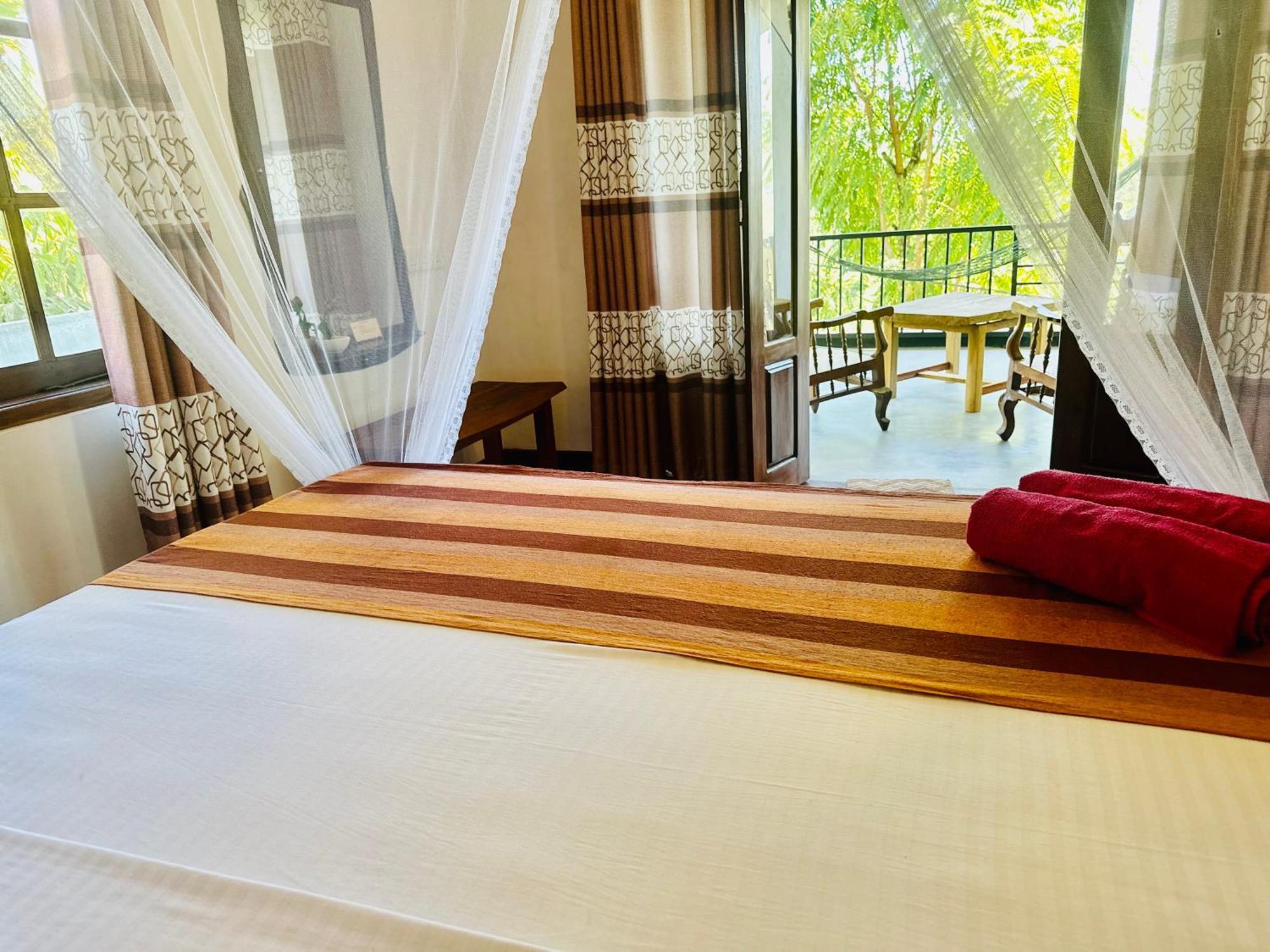 Festoon Homestay Ella