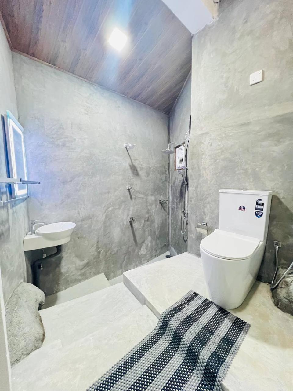Dolape Lodge *