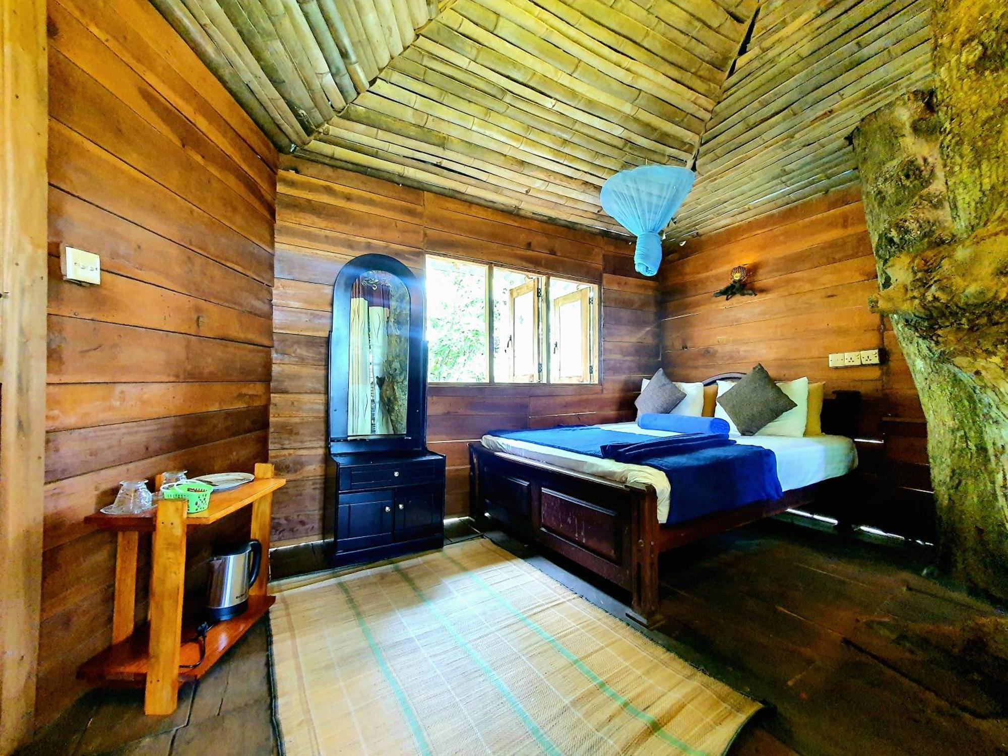 The Winsome & Tree House Bed & Breakfast