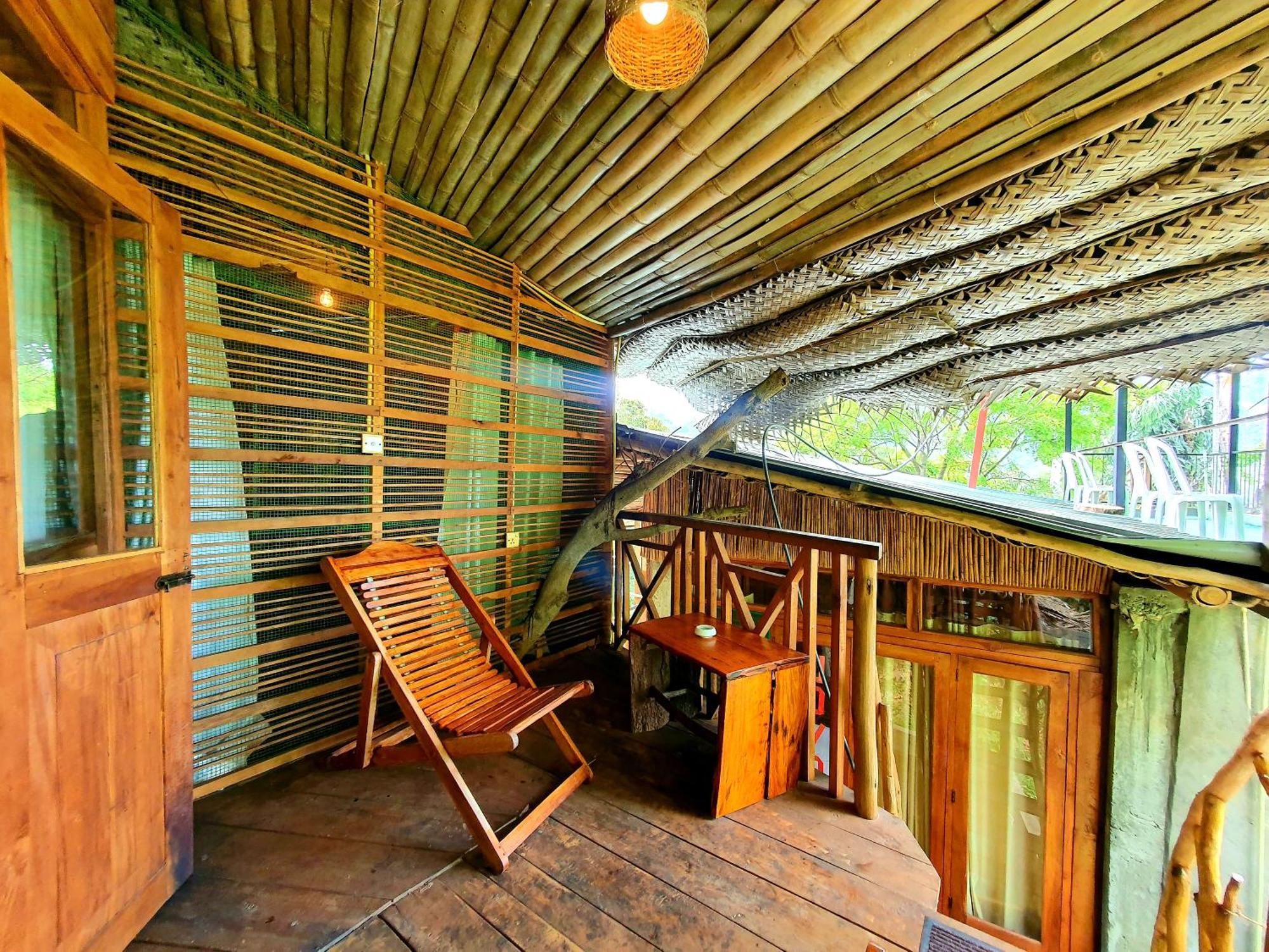 The Winsome & Tree House Bed & Breakfast *