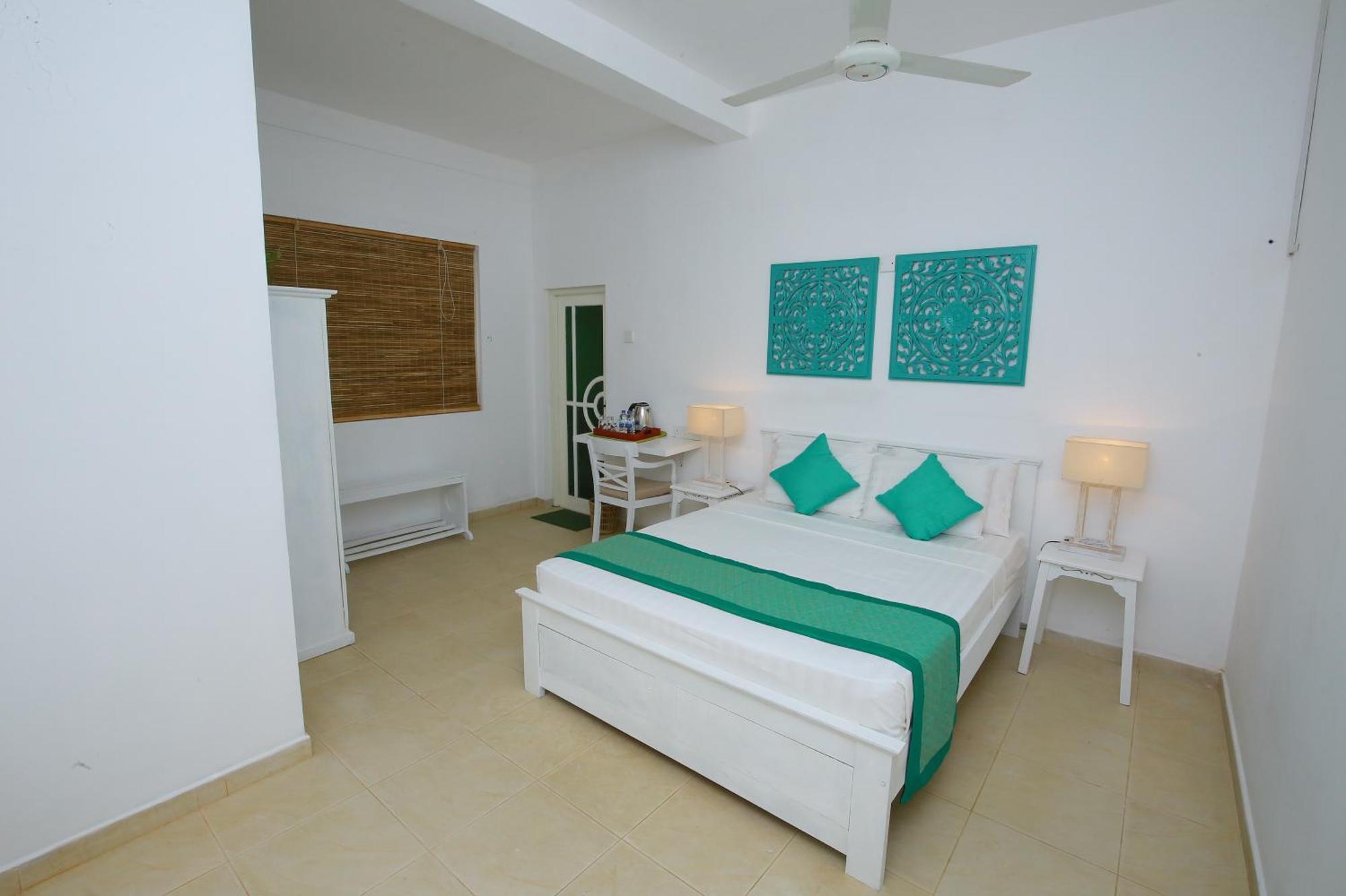 Ceylon House By Sunrise Guest house