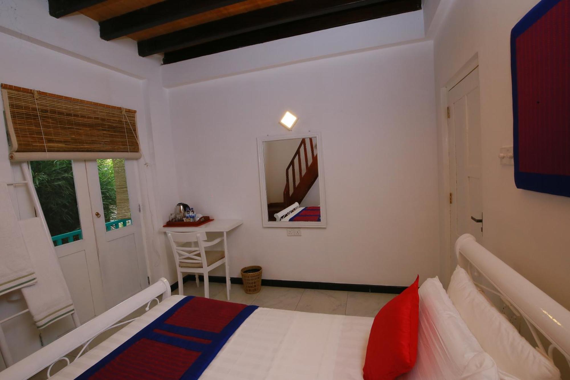 Ceylon House By Sunrise Guest house