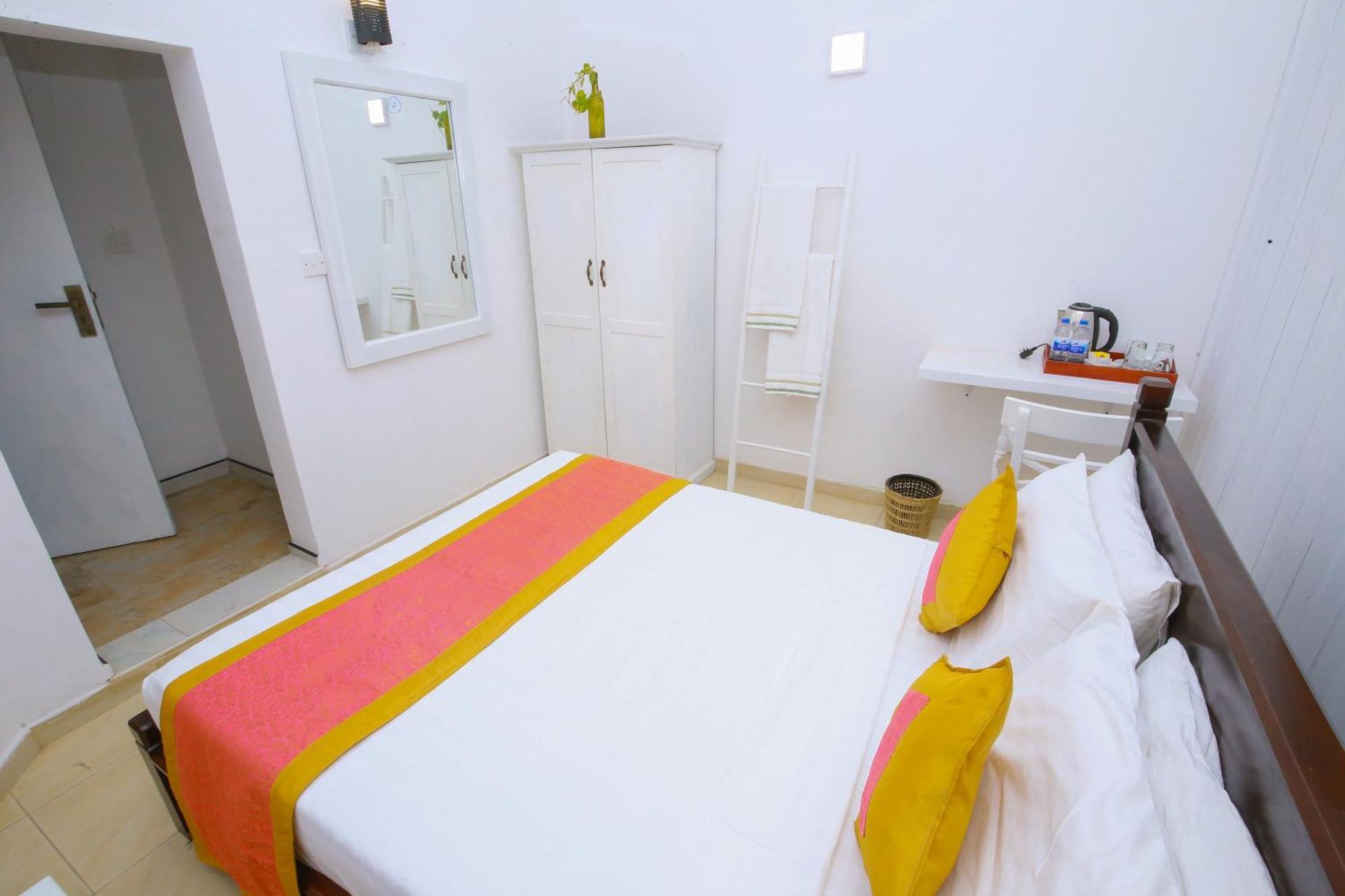Ceylon House By Sunrise Guest house *