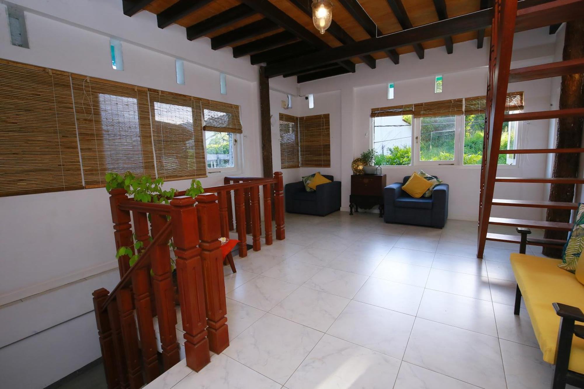 Ceylon House By Sunrise Guest house