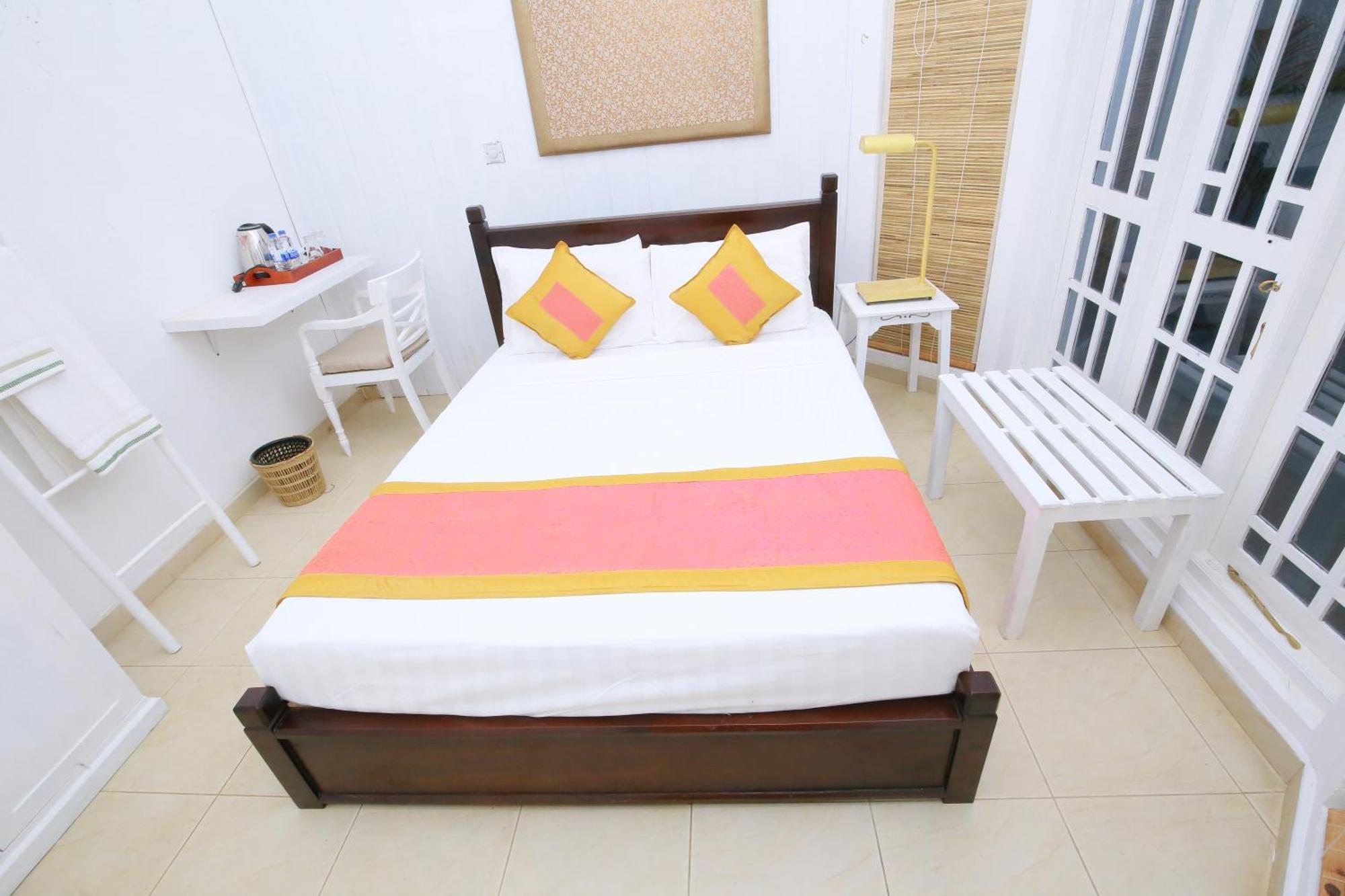 Ceylon House By Sunrise Guest house *