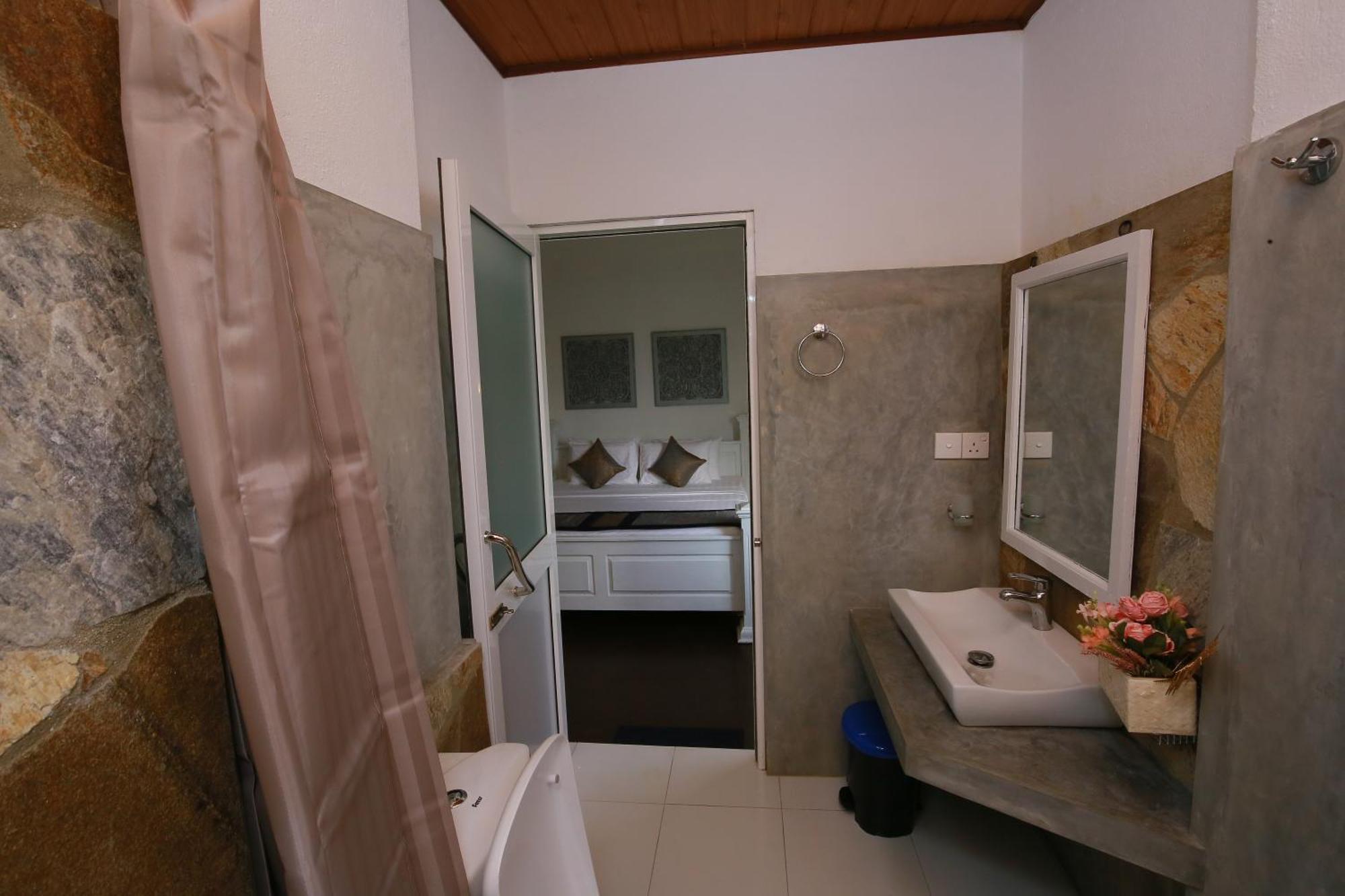 Ceylon House By Sunrise Guest house
