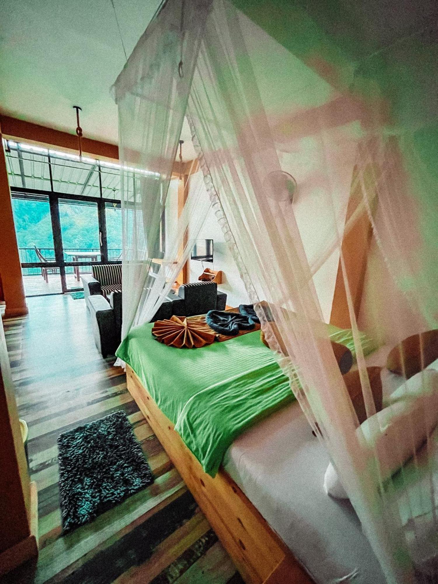 Hill Bed & Breakfast *