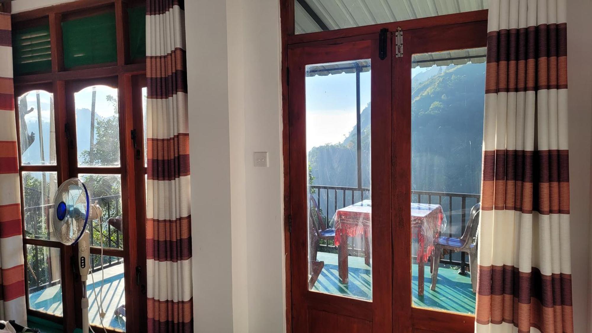 Chamodya Country house
